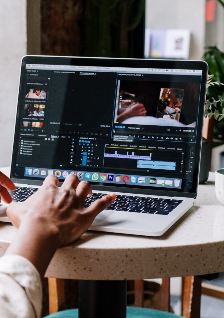 How to become a graphic designer in 2021?