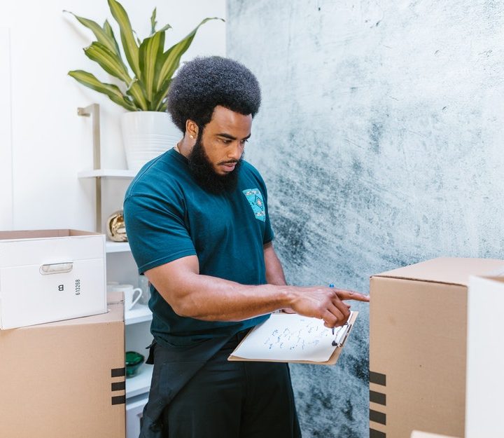10 Proper lifting strategies for moving weighty furnishings and boxes